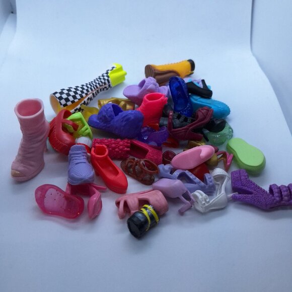 Lot of Barbie Bratz Pretend Doll Shoes ALL SINGLES - Picture 1 of 4